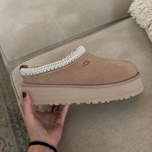 UGG Tazz Platform Slippers